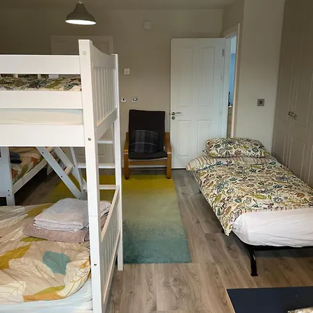 Spacious, Modern For Families In A Shared Family *