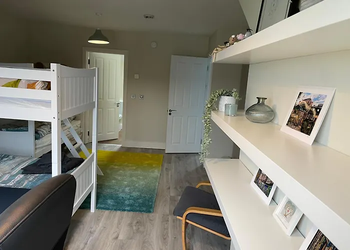 Privat bolig Spacious, Modern For Families In A Shared Family