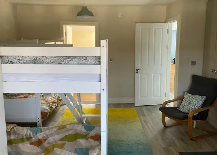 Spacious, Modern For Families In A Shared Family Dublin