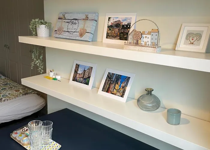 Spacious, Modern For Families In A Shared Family Privat bolig