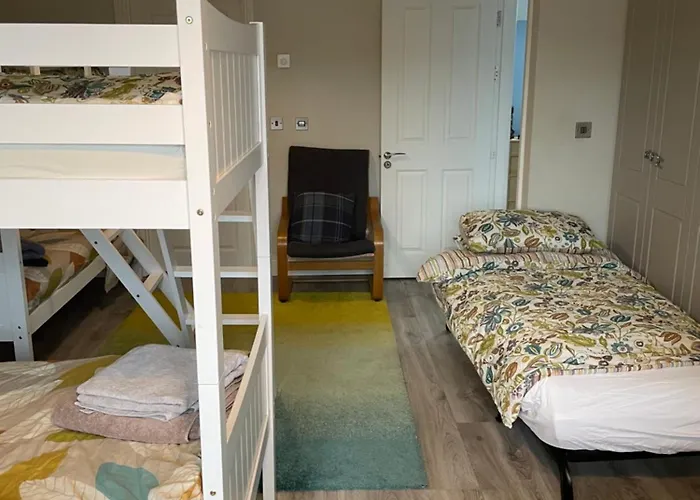 Spacious, Modern For Families In A Shared Family *