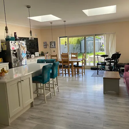 Homestay szállás Spacious, Modern For Families In A Shared Family Dublin