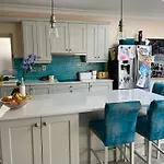 Spacious, Modern For Families In A Shared Family Privatunterkunft *